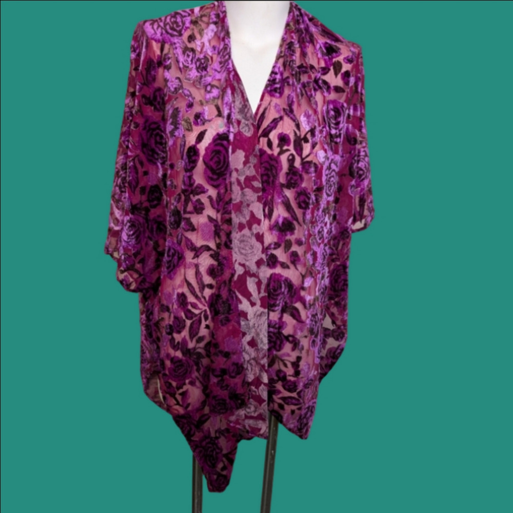 Kimono Velvet Berry Burnt Velvet  Floral Pink  Free Size  Size NWT